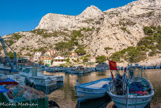 <center><center>Calanque de Morgiou.</center></center>Le port. Le crêt de Saint Michel.