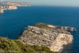 <center><center>Cap Morgiou.</center></center>Au fond, le cap Sicié.