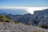 <center>Sentier Garrigue.</center>A droite, le Cap Gros. A gauche, le plateau de VCastelvieil.