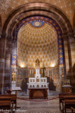 <center>La Basilique Cathédrale Sainte-Marie-Majeure</center>Chapelle saint Lazare. Lazare, arrivé dans la barque aux saintes Marei, demeure à Marseille, et en devient le premier évêque (?). Dans la crypte de l'abbaye de Saint-Victor de Marseille, il existait une épitaphe du Ve siècle qui indique qu'un évêque nommé Lazare était enterré là. Les archéologues pensent que cette stèle fait référence à l'évêque d'Aix, qui fut consacré à Marseille vers 408, et qui, ayant dû abandonner son siège en 411 comme son collègue d'Arles, Héros, passa quelque temps en Palestine. Vers 415-416, il revient de Palestine avec Jean Cassien et termine sa vie à Marseille. C'est sans doute le nom de cet évêque revenant de Palestine qui donna corps à la tradition de la venue de Lazare et de ses sœurs (les « Saintes Maries ») en Provence et plus spécifiquement de l'épiscopat de celui-ci à Marseille.