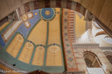 <center>La Basilique Cathédrale Sainte-Marie-Majeure</center>Le presbytérium. Sur l'arche, de bas en haut, alléluia. De même de l'autre côté, le A terminal étant commun.