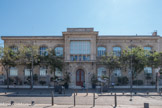 <center>Mairie des 2ème et 3ème arrondissements</center>C'est l'ancienne école primaire de La Major, construite en 1885 sur les plans d'Ernest Paugoy, architecte de la ville. C'est une école Jules Ferry, avec un corps central et deux ailes sur les côtés et des grilles tout autour.