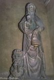 <center>La Vieille Major</center>Avant rénovation. Autel de saint Lazare. Ste Marthe avec l'encensoir et la Tarasque enchaînée à ses pieds en train de dévorer un homme.
