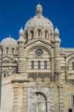 <center>La Basilique Cathédrale Sainte-Marie-Majeure</center>La fontaine des Trois Dauphins . Avant rénovation, 2013.