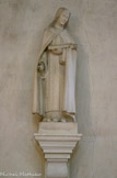 <center>Bas-coté droit.</center> Statue de Sainte Thérèse de l'Enfant-Jésus par Alfred Lang, inaugurée le 10 juin 1956.