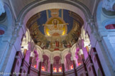 <center>Basilique du Sacré-Cœur. </center>  La mosaïque établie d'après les cartons d'Henri Pinta et réalisée par l'atelier de Charles Lorin, représente un Christ pentocrator.