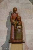 <center>Saint Ferréol les Augustins.</center>Statue moderne de Yves Le Pape (1979), la Sainte Famille.