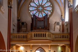 <center>Eglise de Saint Giniez. </center> Sur la tribune l'orgue de la maison Mutin-Cavaillé-Coll, construit en 1912, et dont le buffet est en chêne massif de l'atelier Blanqui à Marseille..