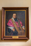 <center>Saint Joseph intra muros. </center> La sacristie. Messire Louis Ambroise Mendre 3ème curé de la paroisse, toile anonyme de la fin du XIXème siècle