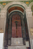 <center>Saint Joseph intra muros. </center> Bas-côté gauche. La chapelle des âmes du Purgatoire. Marbre noir et rouge foncé.