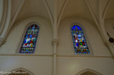 <center>Chapelle Saint Joseph. </center> Les vitraux racontent les principaux épisodes de la vie du saint. Ils sont signés C Lévêque. Mariage de saint Joseph et le rebut des hôtelleries.