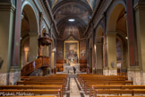<center>La nef. </center>En 1843, une chapelle dédiée au Sacré-Coeur fut ajoutée à droite de la nef, suivant les plans de François Reybaud.  En 1885, Théophile Dupoux agrandit cette chapelle. On obtient alors une église à trois nefs.