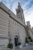 <center>Notre-Dame de la Garde</center>Esplanade du bas. En 1516, François Ier constata que Marseille était très mal défendue, et en 1524 décida de faire construire deux forts à Marseille : l’un dans l’île d’If et l’autre sur le haut de la colline de la Garde où se trouvait la chapelle.