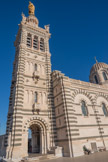 <center>Notre-Dame de la Garde</center>Entrée de l'église, sous le clocher.