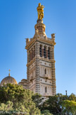 <center>Notre-Dame de la Garde</center>La Vierge, vue de la montée des oratoires.