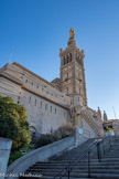 <center>Notre-Dame de la Garde</center>Si la Vierge de la Garde est familièrement nommée « la Bonne Mère », ce nom ou titre lui est spécifique puisqu’on ne le retrouve dans nul autre sanctuaire marial. On le devrait aux Oblats. C’est au XIXe siècle positiviste, scientiste et anticlérical, dont la critique anticatholique aboutira en France à la séparation de l’Église et de l’état, aux lois anticléricales de 1903, que la Vierge de la Garde devient finalement Notre-Dame de la Garde et prend sa forme actuelle.