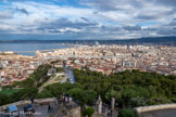 <center>Vue de Notre-Dame de la Garde.</center>Le Vieux Port. A droite, la gare Saint Charles.