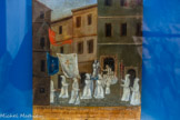 <center>Le musée.</center>Ex-voto. La guérison de Clarisse Charlois (1846). Marie Claire Elisabeth, dite Clarisse Charlois était née à Signes en 1824. Ses parents vinrent s'installer à Marseille l'année suivante. En 1826, son père, boulanger, habitait rue Bonneterie. A l’âge de 18 ans, Clarisse fut frappée d'une paralysie du côté droit.
Le 25 mai 1846, rue de Siam, au passage de la procession des Pénitents blancs de la Sainte Trinité, portant une statue de Notre Dame, Clarisse se sent tout d'un coup guérie.
Guérison qui parait définitive car 8 ans plus tard, le 3 octobre 1854, Clarisse convolait en justes noces avec un commis nommé Emile Blot