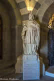 <center>La crypte. </center> Statue d'Eugène Mazenod.
