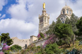 <center>Notre-Dame de la Garde</center>Vue du chemin du Bois sacré.