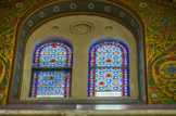 <center>Chapelle saint Charles Borromée</center>Au-dessus du mascaron, deux baies avec les noms des donateurs de vitraux.