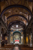 <center>L'église de La Trinité. </center> La nef centrale, qui se termine par le choeur avec le maître autel d'Henri Révoil et le tableau représentant la très sainte Trinité par Jean-Baptiste Arnaud-Durbec.