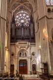 <center>Eglise des Réformés ou de saint-Vincent-de-Paul. </center>Transept gauche.En 1888, l’église St Vincent-de-Paul s’est dotée d’un grand-orgue symphonique construit par la maison de Joseph MERKLIN de Lyon (Rhône). Cet instrument a la particularité d’être placé dans deux buffets jumeaux qui se font face à chaque extrémité du transept. Ces buffets néo-gothiques ont été dessinés par l’abbé Pougnet et réalisés par la maison Gémy & Fils de Marseille . Ici la partie transept gauche (Evangile) renferme le Grand-orgue, le Positif et une partie de la Pédale.