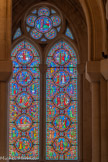 <center>Eglise des Réformés ou de saint-Vincent-de-Paul.</center>Deuxième chapelle.  Chapelle des évangélistes.  Les collatéraux et le chœur sont décorés de verrières à médaillons figuratifs:  scènes  du Nouveau Testament, les vertus, les béatitudes, les traits principaux de nombreux saints de Provence. Les vitraux ont été réalisés d'après les cartons de l'abbé Pougnet, par le maître-verrier lyonnais Edouard Didron entre 1884 et 1885.