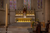 <center>Eglise des Réformés ou de saint-Vincent-de-Paul. </center>Lechoeur. On accède au maître-autel par plusieurs marches.