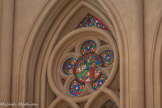 <center>Eglise des Réformés ou de saint-Vincent-de-Paul. </center>Les vitraux derrière le maître-autel.