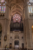 <center>Eglise des Réformés ou de saint-Vincent-de-Paul. </center>Transept droit. Buffet double du grand orgue, réalisé par Gémy et fils et la partie instrumentale par Joseph Merklin et Cie en 1888. L'orgue en deux parties de Joseph Merklin en 1888, ici la partie transept droit avec au rez-de-chaussée la console générale permettant de jouer les deux instruments qui sont donc à transmission électrique  « Schmoele et Mols » dont MERKLIN avait acquis les brevets en 1884. C’est cette nouvelle technique qui permit à MERKLIN de disposer l’orgue dans deux buffets distants. Ce buffet  (Epitre) renferme le Récit et le reste de la Pédale.