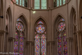 <center>Eglise des Réformés ou de saint-Vincent-de-Paul. </center>Les vitraux derrière le maître-autel.