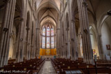 <center>L'église Saint-Michel-Archange </center> Le monument occupe une superficie de 60 mètres de long sur 30 mètres de large. L'intérieur comporte trois nefs, avec dix chapelles latérales, le choeur et deux chapelles absidiales.