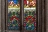 <center>L'église Saint-Michel-Archange </center> Première verrière de gauche. Deux scènes de l’Ancien Testament : Job et le serpent d'Airain.