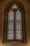 <center>L'église Saint-Michel-Archange </center> Verrière des chapelles. Le trône de Sagesse et  la tour de David.