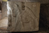 <center>La chapelle Saint Lazare.</center>Le sarcophage dit « des saints Innocents ». Comme il est assez fréquent, les petits côtés sont décorés de griffon, animaux fantastiques acteurs de l'apothéose, voyage de l’âme du défunt auprès des dieux après la mort.