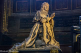 <center>Saint Eustache</center> Le tombeau de Colbert. À sa mort en 1683, Colbert est inhumé dans l'église Saint-Eustache, dont il était paroissien. Deux ans après, sa veuve, Marie Charron, commande aux sculpteurs Tuby et Coysevox l'exécution d'un tombeau dont le dessin est fourni par Charles Le Brun. Une statue de Colbert, à genoux, les mains jointes, revêtu du manteau de chevalier de l'ordre du Saint-Esprit, est posée sur un sarcophage de marbre noir. Un ange tenant un livre ouvert lui fait face.