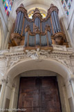 <center>L'église Saint-Gervais.</center> Tribune de 1628. Grand buffet de 1601, décoré en 1759 par Fichon. Le positif date de 1763. Les ornements et les sculptures sont dus à N. Rebillé, sculpteur du Roy.
