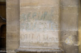 <center>L'église Saint-Paul-Saint-Louis</center>La république française ou la mort. Graffiti du corps franc des 