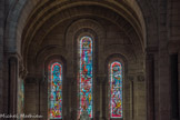 <center>Basilique du Sacré-Cœur de Montmartre </center>   Chapelle de la Marine. A gauche, bénédiction des croisés avant l'embarquement. A droite, Monseigneur de Belzunce remet aux marins des images du Sacré-Coeur.