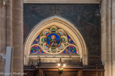 <center>Église Saint-Germain-l'Auxerrois.</center> Transept nord, vitrail de Saint Vincent. A droite,peinture de Jérémie.