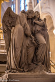 <center>Église Saint-Germain-l'Auxerrois.</center> Statue à l'arrière du choeur.