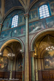 <center>Eglise Saint-Germain-des-Prés. </center> Les grandes arcades ont été reprises en sous-œuvre par Étienne-Hippolyte Godde entre 1821 et 1822, et affectent depuis lors une forme en plein cintre légèrement outrepassée.
