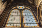 <center>Eglise Saint-Germain-des-Prés. </center> Transept nord. Les grandes fenêtres au nord et au sud datent de 1644-1646. Elles sont d'un faux style gothique.  Le remplage consiste de deux lancettes en tiers-point, surmontées d'un oculus.