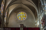 <center>Cathédrale Notre-Dame-du-Liban. </center>La rose de la façade est une Vierge à l'Enfant de Marie-Jo et Yves Gueyel.
Elle s'inspire de l'effigie de Notre-Dame de Kannoubine.