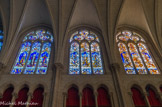 <center>Cathédrale Notre-Dame-du-Liban. </center>Vitrail contemporain de Christiane et Philippe Andrieux représentant des saints et des saintes de l'Église maronite.