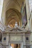<center>Saint-Etienne-du-Mont </center>Ange surmontant l’un des portails latéraux du Jubé.