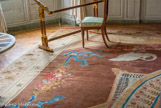 <center>Les petits Appartements. </center>Salon d'étude de l'Impératrice. Grand tapis d'Aubusson à fond blanc.