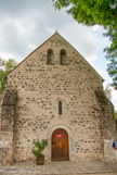 <center>Milly la Forêt.</center>Chapelle Saint-Blaise-des-Simples. En 1959, Jean Cocteau, sollicité par les élus de la ville, décore l'intérieur de la chapelle sur le thème des simples et de la résurrection. Le poète académicien y repose aujourd'hui et sur sa tombe figure l'inscription célèbre « Je reste avec vous ». La chapelle est inscrite à l'inventaire des Monuments Historiques depuis 1982.