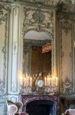 <center>Le château de Champs-sur-Marne. </center>Chambre d'honneur aménagée comme une  chambre d'apparat du 18 ème siècle.